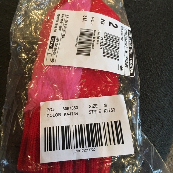 Crewcuts Girls Two Tone Fur Front Mittens M~NWT - Picture 2 of 3